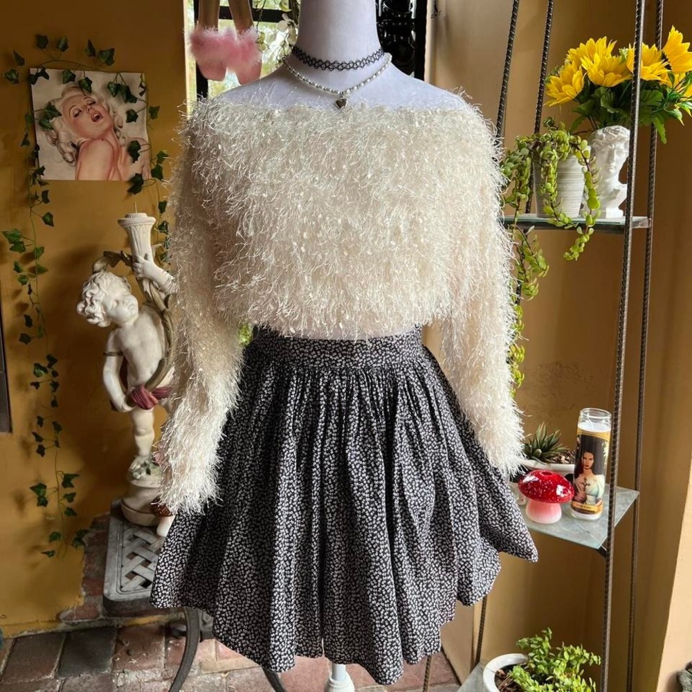 black floral pleated skirt flowy vintage